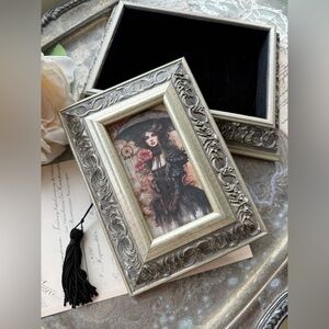 Romantic Keepsake Box: Vintage Memory Box for Letters, Photos, and Mementos